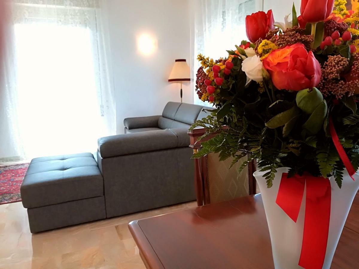 Casa Di Barbara Hotel Кастельони деле Стивиере Екстериор снимка