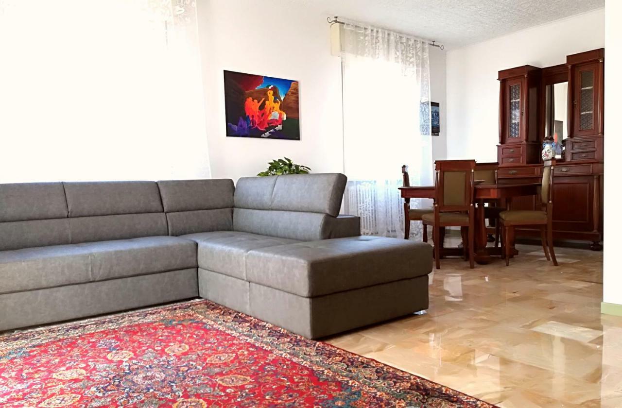 Casa Di Barbara Hotel Кастельони деле Стивиере Екстериор снимка