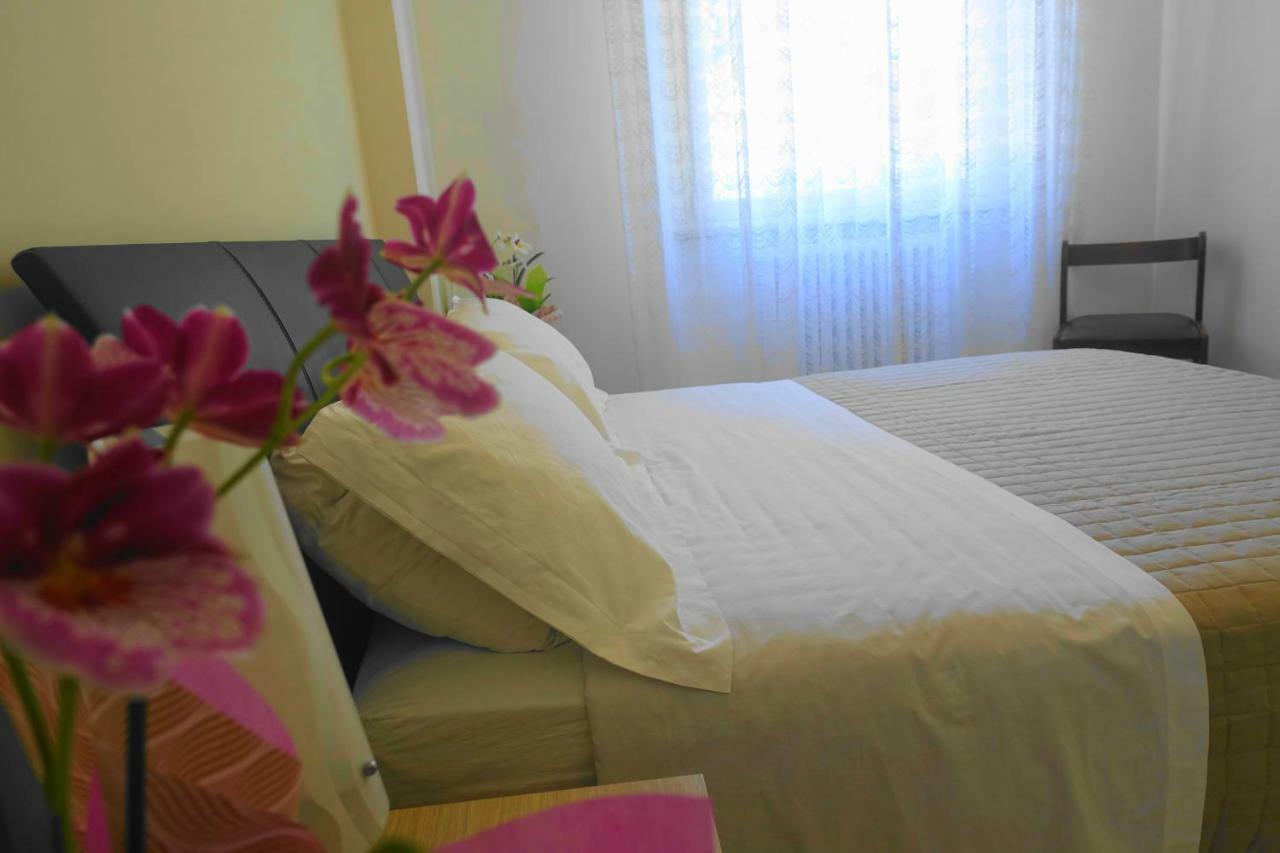 Casa Di Barbara Hotel Кастельони деле Стивиере Екстериор снимка